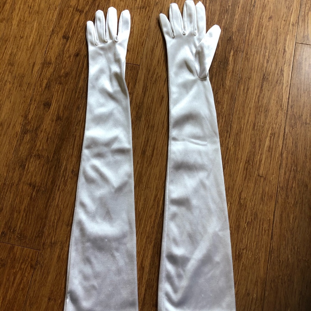 Gloves for prom or wedding